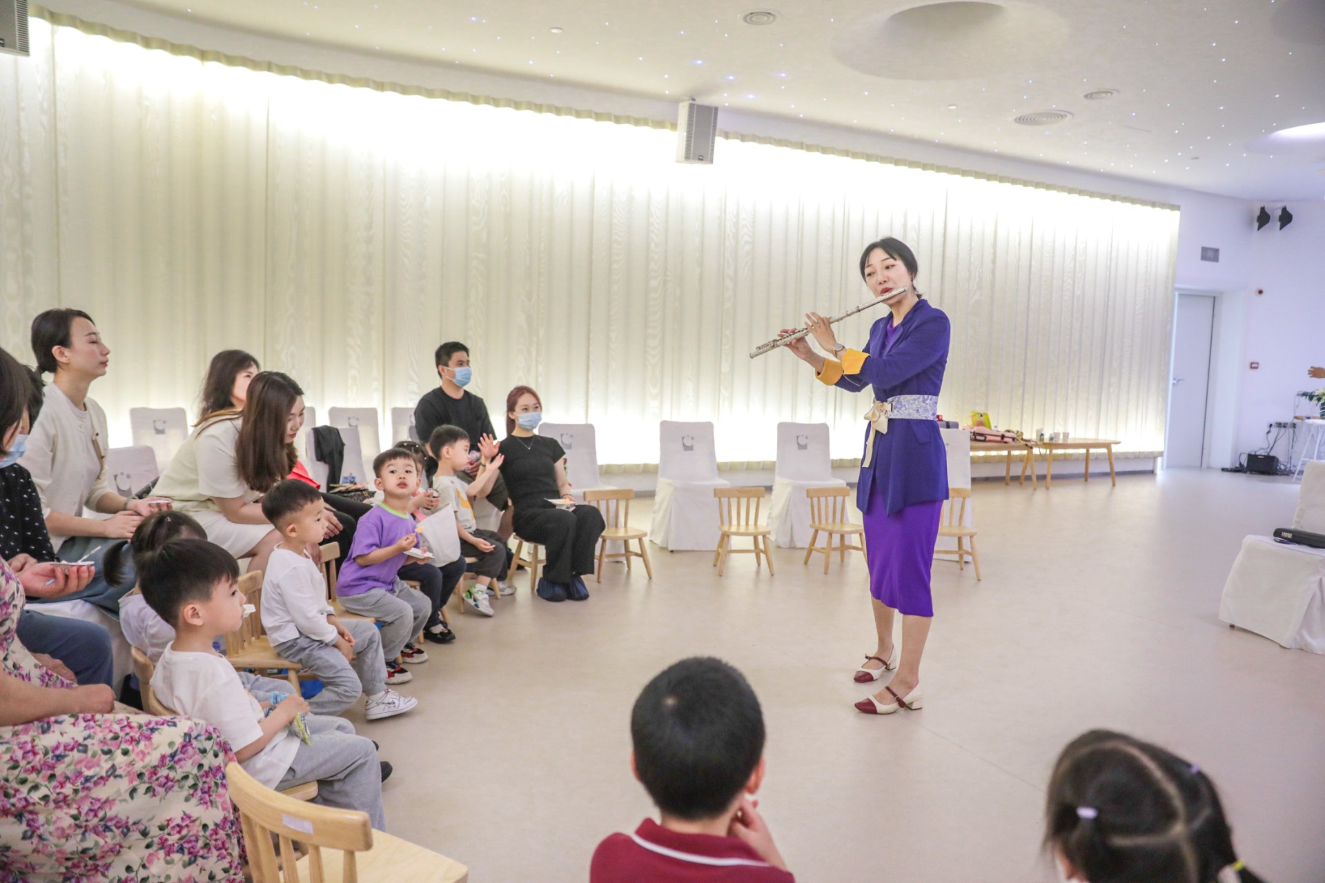 科發(fā)幼兒園特邀數(shù)位音樂家、演奏家到訪“贏·劇場(chǎng)”